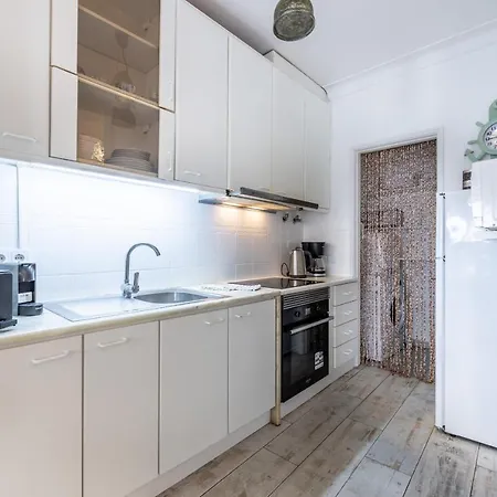 Im On Charming * لاغوس