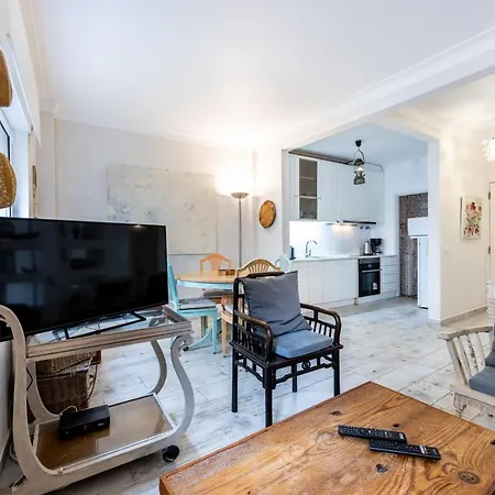 Im On Charming لاغوس