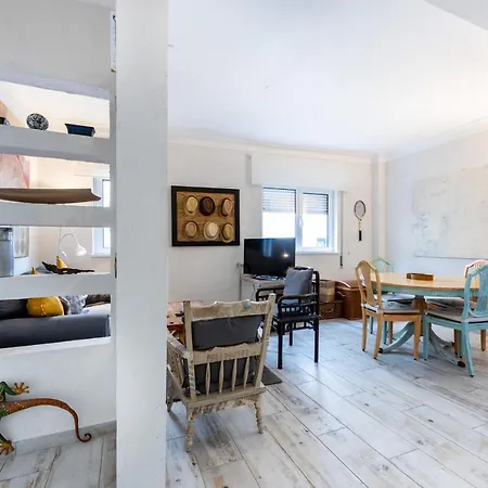 Im On Charming Apartment